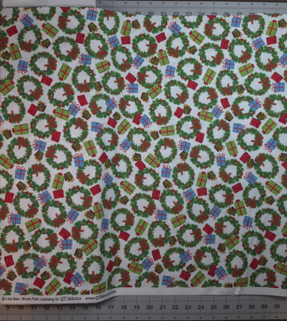 Frosty Friends Wreaths & Presents by QT Fabrics 1649-27683-Z